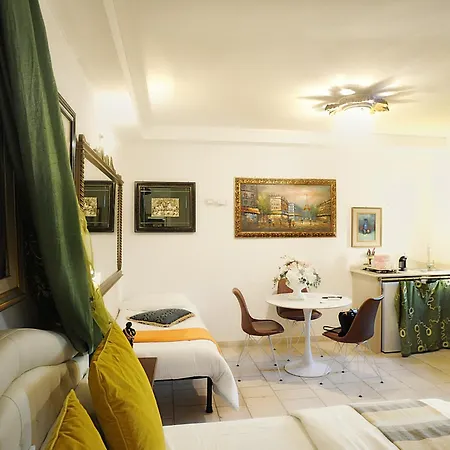 Gianluis Bed & Breakfast 4*