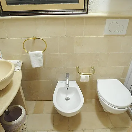 Bed & Breakfast Gianluis 4*