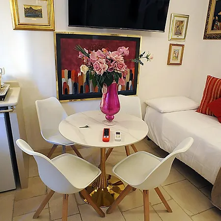 Gianluis Bed & Breakfast 4*