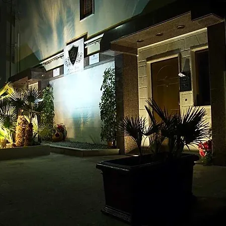 Gianluis Bed & Breakfast 4*