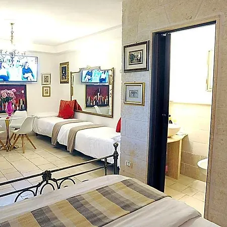 Gianluis Bed & Breakfast 4*